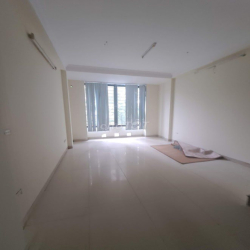 Cho thuê nhà ngõ 20 phố Nghĩa Đô. Diện tịch 45m2 x 5 tầng, 18 triệu