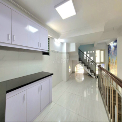 Cho thuê nhà mặt tiền Tô Ký, ngay ngã 4 Nguyễn Văn Quá, Quận12