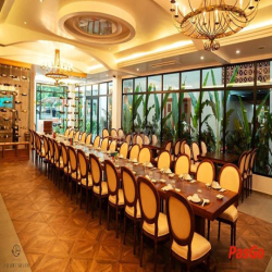 Cho thuê nhà mặt phố tại Cộng Hòa, P12, Tân Bình. DT: 12x20m