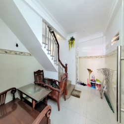 Cho thuê nhà mặt tiền Tô Ký, ngay ngã 4 Nguyễn Văn Quá, Quận12