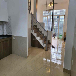 CHO THUÊ NHÀ GẦN CHỢ CẦU ĐỒNG 4x15 1 TRỆT 2LẦU 4PN 3WC