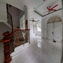Cho thuê biệt thự Cityland P5 Gò Vấp. Góc 2 mặt tiền DT 9x20 5 Tầng !