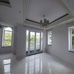 Cho thuê biệt thự Cityland P5 Gò Vấp. Góc 2 mặt tiền DT 9x20 5 Tầng !