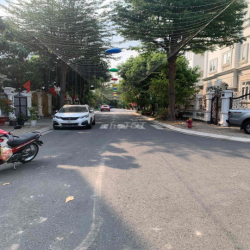 Cho thuê biệt thự Cityland P5 Gò Vấp. Góc 2 mặt tiền DT 9x20 5 Tầng !