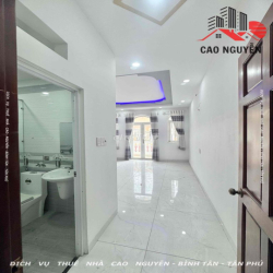 Nhà thuê, 4x16 3 Lầu 5PN 5WC, Đường Mã Lò