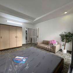 PENTHOUSE SANG XỊN 2PN - NGAY TÂN HƯƠNG - FULL NT BAN CÔNG -FREE 2 XE 