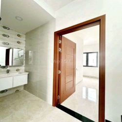 NHÀ MỚI TINH HAI MẶT TIỀN 1 TRỆT 3 LẦU, SÂN THƯỢNG, CÓ 4PN