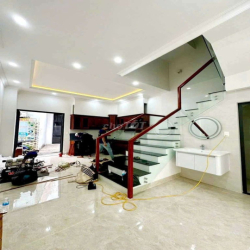 NHÀ MỚI TINH HAI MẶT TIỀN 1 TRỆT 3 LẦU, SÂN THƯỢNG, CÓ 4PN