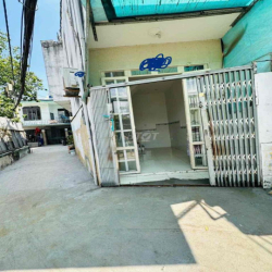 nhà mặt tiền hẻm xe hơi tới nhà,full nội thất