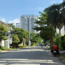 Biệt thự Full NT Làng Đại Học Khu A , DT: 10x25 . Hầm 4 lầu . 6PN.42tr