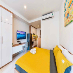 Căn hộ studio Saigon Royal đầy đủ nội thất ở liền