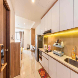 Căn hộ studio Saigon Royal đầy đủ nội thất ở liền