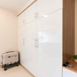 Căn hộ studio Saigon Royal đầy đủ nội thất ở liền