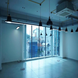 NHÀ ĐƯỜNG HOÀNG HOA THÁM DT: 7X20M TRỆT 3 LẦU SÂN THƯỢNG CHO THUÊ