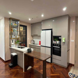 Cho thuê căn hộ cao cấp có hai phòng ngủ 2 ban công đẹp