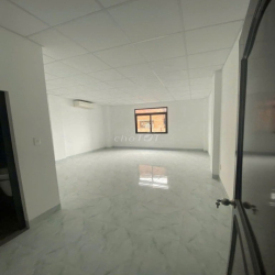 ỐP KÍNH CỰC XỊN CÓ THANG MÁY- 120A Nguyễn Hồng Đào,Tân Bình 500m2