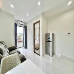 🏡CĂN HỘ 1PN TÁCH BẾP BAN CÔNG CÓ MÁY GIẶT RIÊNG GẦN NGÃ 4 PHÚ NHUẬN🏡