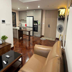 Cho thuê căn hộ cao cấp có hai phòng ngủ 2 ban công đẹp