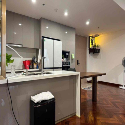 Cho thuê căn hộ cao cấp có hai phòng ngủ 2 ban công đẹp