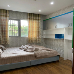 Cho thuê nhà full nội thất 3 phòng ngủ có ban công nhà đẹp
