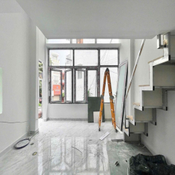 DUPLEX FULL NT CỬA SỔ BAN CÔNG RIÊNG MỚI 100%