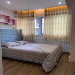 Cho thuê nhà full nội thất 3 phòng ngủ có ban công nhà đẹp