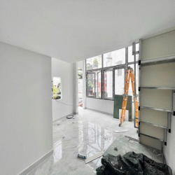 DUPLEX FULL NT CỬA SỔ BAN CÔNG RIÊNG MỚI 100%