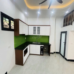 nhà trần kim xuyến 80m x5T thang máy