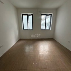 Cho thuê liền kề Phùng Khoang 80 m2 x 5T, tiện kinh doanh , đào tạo