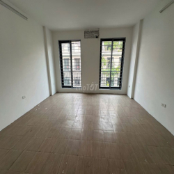 Cho thuê liền kề Phùng Khoang 80 m2 x 5T, tiện kinh doanh , đào tạo