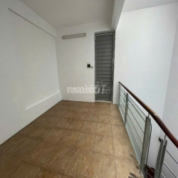 Nhà ngõ 10 phố Nguyễn Văn Huyên,  Dt 80m x 4 tầng mặt tiền 6m, ngõ 8m