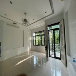 Nhà ngõ 10 phố Nguyễn Văn Huyên,  Dt 80m x 4 tầng mặt tiền 6m, ngõ 8m