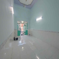 Cho thuê nhà 5tr/ tháng.  DT: 4m x 20m Lầu 3PN (2 kín 1 mở) 2WC.  👉 Đư