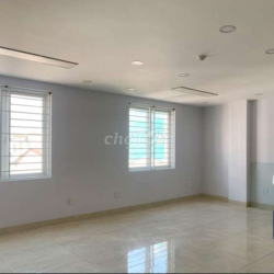 Văn phòng khu K300,giờ tự do 24/7, giá 9,5 triệu(40m2) tòa nhà C18, TB