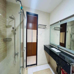 cho thuê văn phòng đường lớn, sang