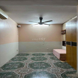 Căn hộ tầng 1, vừa ở vừa kinh doanh
