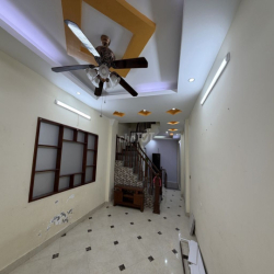 Cho thuê nhà riêng 220 m2 (40m2x6 tâng), 16 triệu