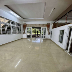 Nhà Biệt thự 1 Trệt 2 Lầu 10x20m 5 Phòng Khu T30 Phạm Hùng nối dài