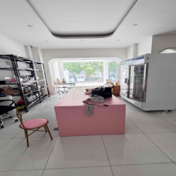 Mặt bằng văn phòng 120m2 tại quận 7