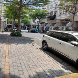 CHO THUÊ VĂN PHÒNG CITYLAND PARK HILLS – GIÁ 8 TRIỆU/THÁNG