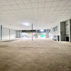 CHO THUÊ KHO XƯỞNG 400m2 NGANG 20M MẶT ĐƯỜNG 23/10 KHU VĨNH TRUNG