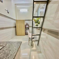 DUPLEX FULL NỘI THẤT - THANG MÁY NGAY CÔNG VIÊN LÀNG HOA Ở LIỀN