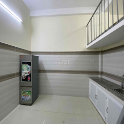 DUPLEX FULL NỘI THẤT - THANG MÁY NGAY CÔNG VIÊN LÀNG HOA Ở LIỀN