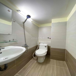 DUPLEX FULL NỘI THẤT - THANG MÁY NGAY CÔNG VIÊN LÀNG HOA Ở LIỀN