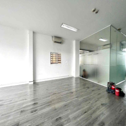 Cho thuê văn phòng 80 m2 ở 219 Khánh Hội Quận 4 chỉ từ 18 TRIỆU/tháng