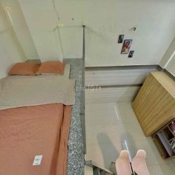DUPLEX FULL NỘI THẤT - THANG MÁY NGAY CÔNG VIÊN LÀNG HOA Ở LIỀN
