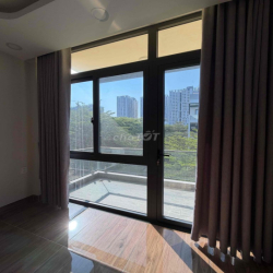 Cần cho thuê phòng trống có máy lạnh + ban công