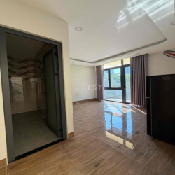 Cần cho thuê phòng trống có máy lạnh + ban công
