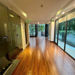 Văn phòng góc 2MT Trương Văn Bang (160m2). Giá thuê 32tr/th (bao VAT)