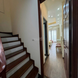 Cho thuê nhà Đàm Quang Trung,4pn, Full nội thất, nhà mới,ngõ ô tô.10tr